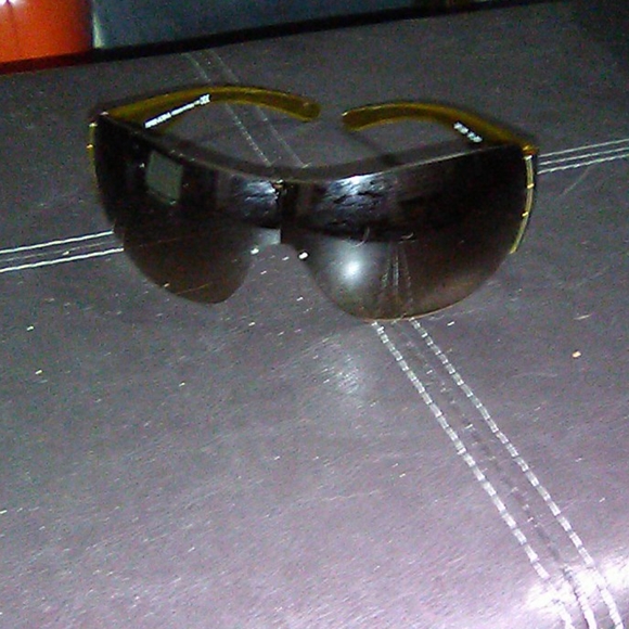 Woman\'s authentic Prada sunglasses main image 4